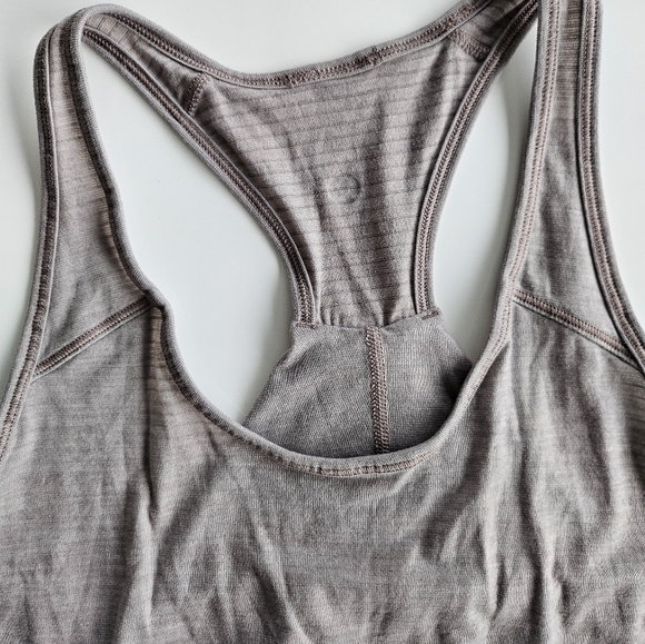 Lululemon Essential Tank Heathered Dark Chrome Size 4 Activewear Racerback Gym - Picture 5 of 13